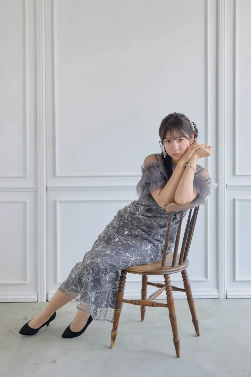 チャコールのスパンコール刺繍レースドレス | ANDRESD | S | 結婚式