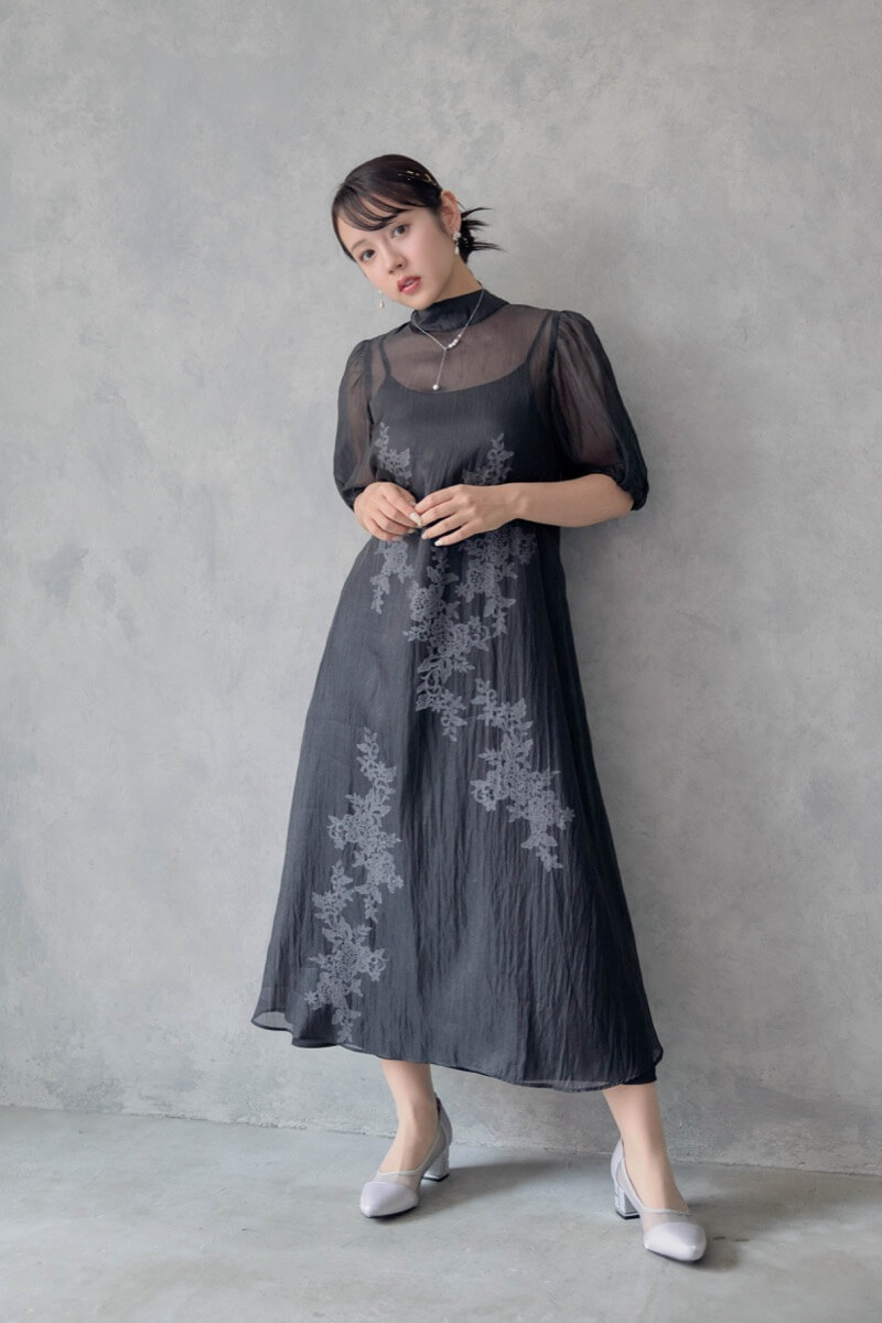 ブラックのバックリボンシアーオーガンジードレスの商品画像11