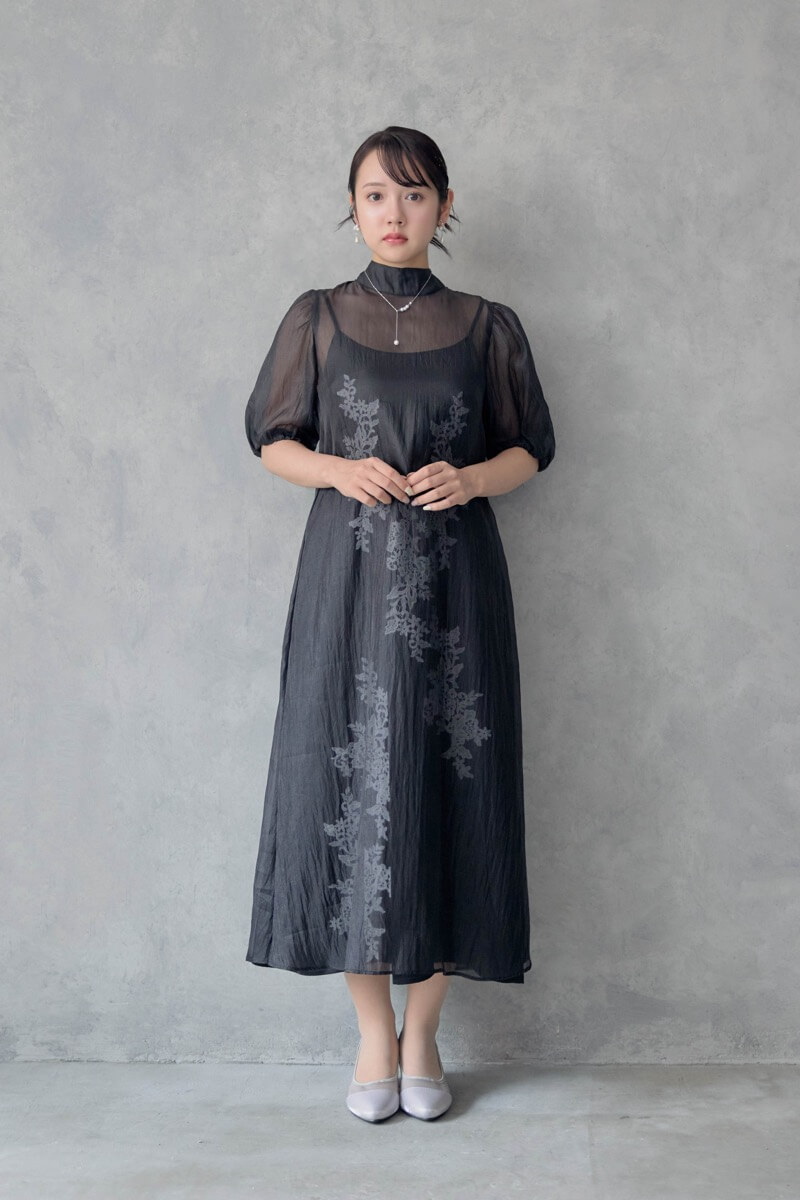 ブラックのバックリボンシアーオーガンジードレスの商品画像2