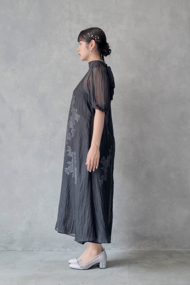 ブラックのバックリボンシアーオーガンジードレスの商品画像3