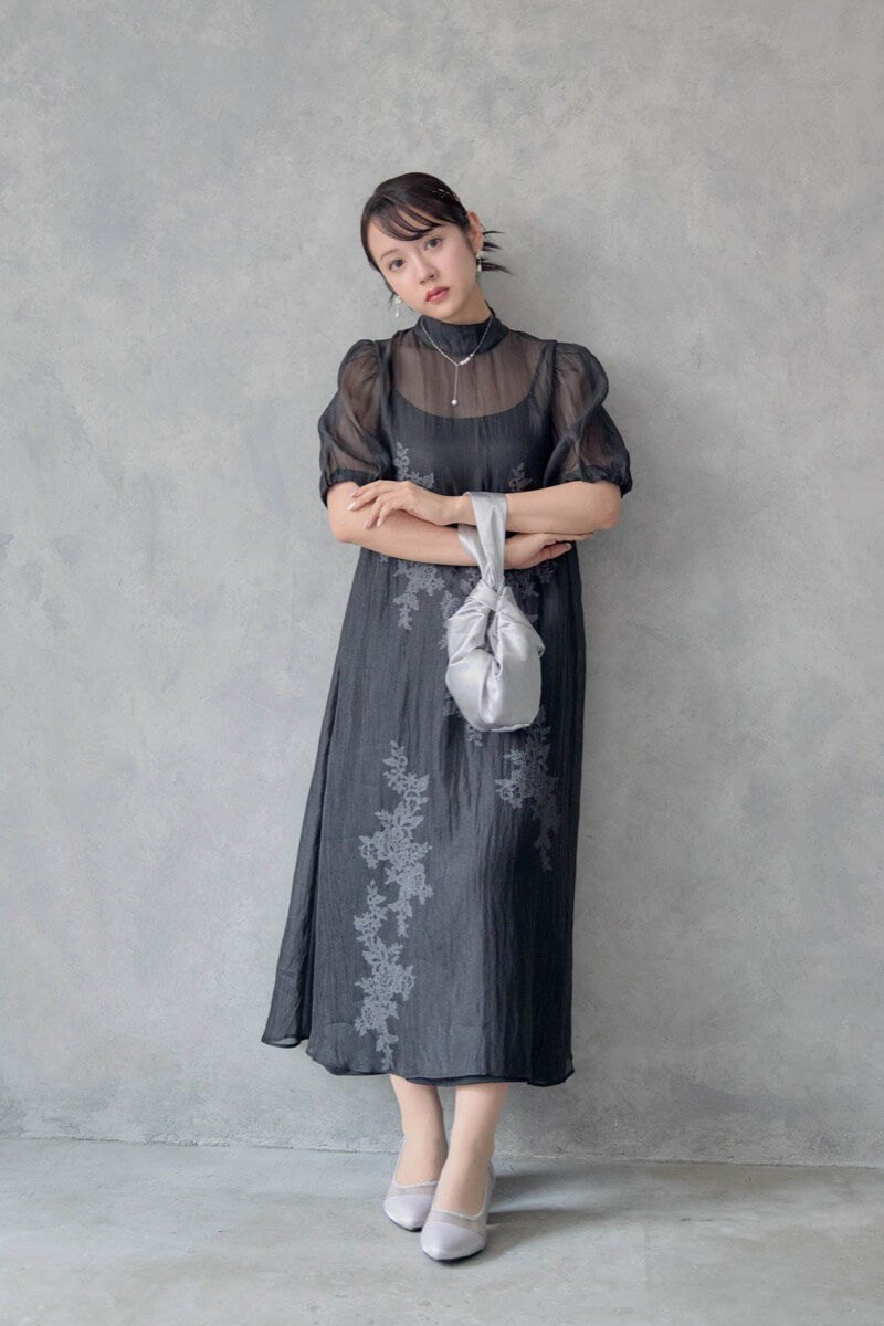 ブラックのバックリボンシアーオーガンジードレスの商品画像8