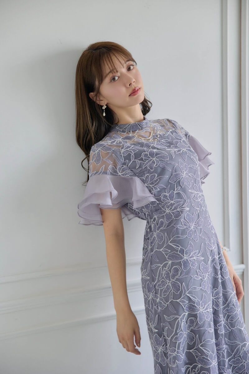 ブルーのフリルスリーブスパンコールドレス | J by blue | M