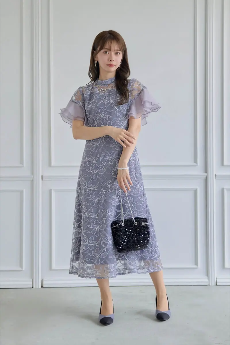 ブルーのフリルスリーブスパンコールドレス