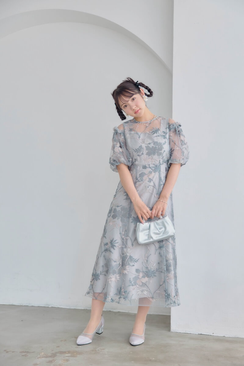 ブルーグレーのパフスリーブエンブロイダリードレスの商品画像8