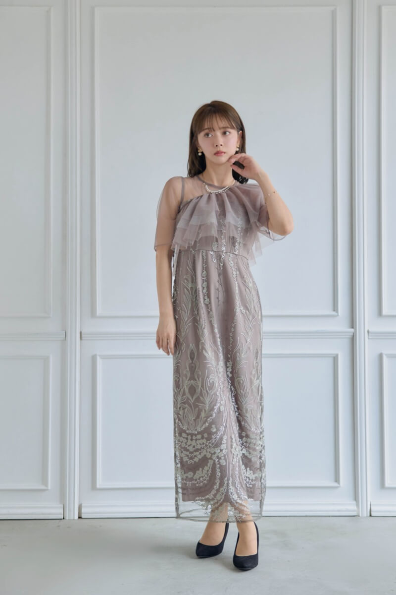 ブラウンのマルチケープ付きIラインドレスの商品画像10