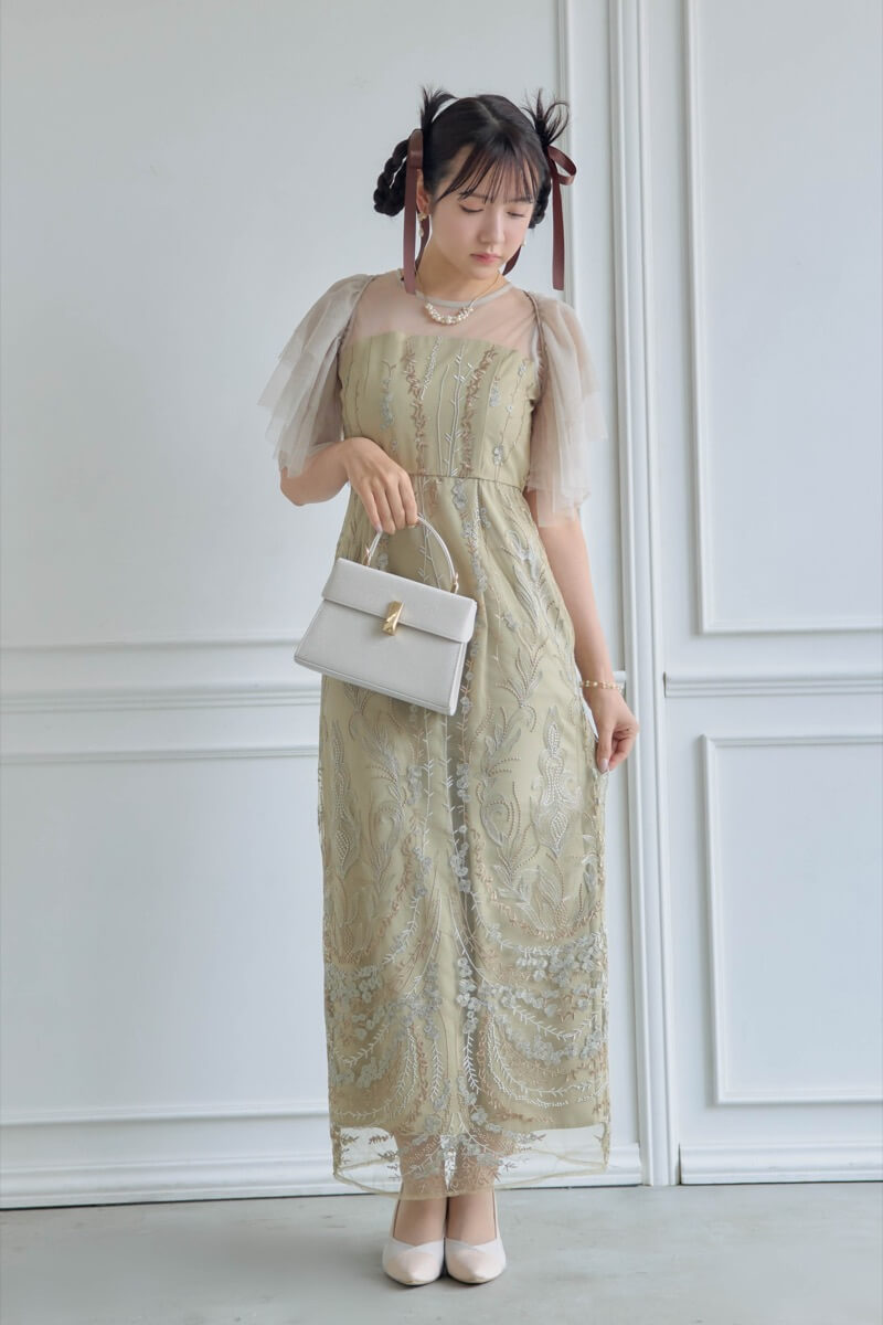 イエローのマルチケープ付きIラインドレスの商品画像12