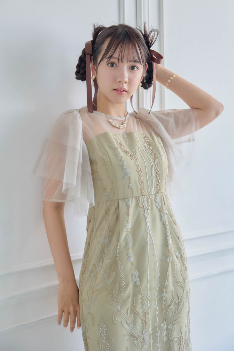 イエローのマルチケープ付きIラインドレスの商品画像13