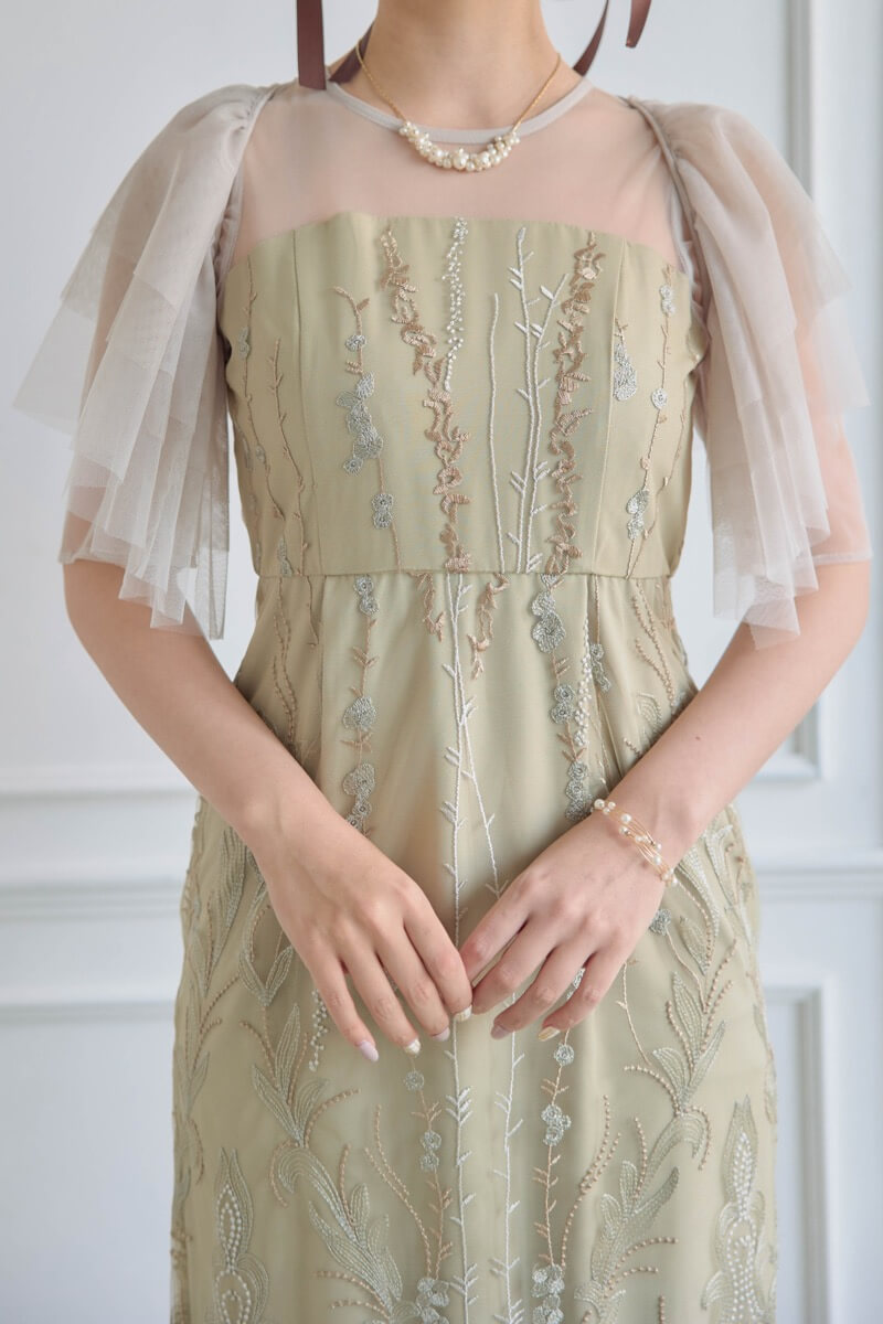 イエローのマルチケープ付きIラインドレスの商品画像5