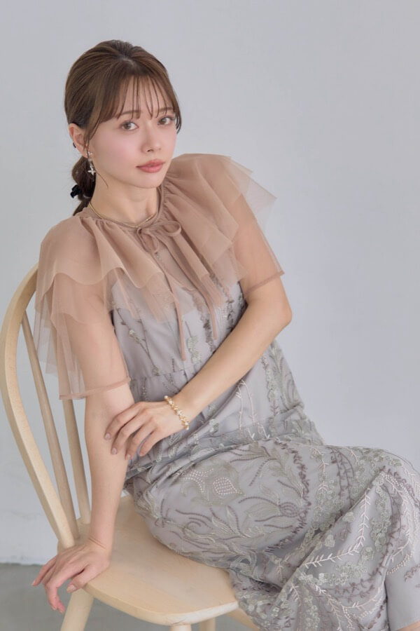 ベージュのマルチケープ付きIラインドレス | Dorry doll | M | A-3018