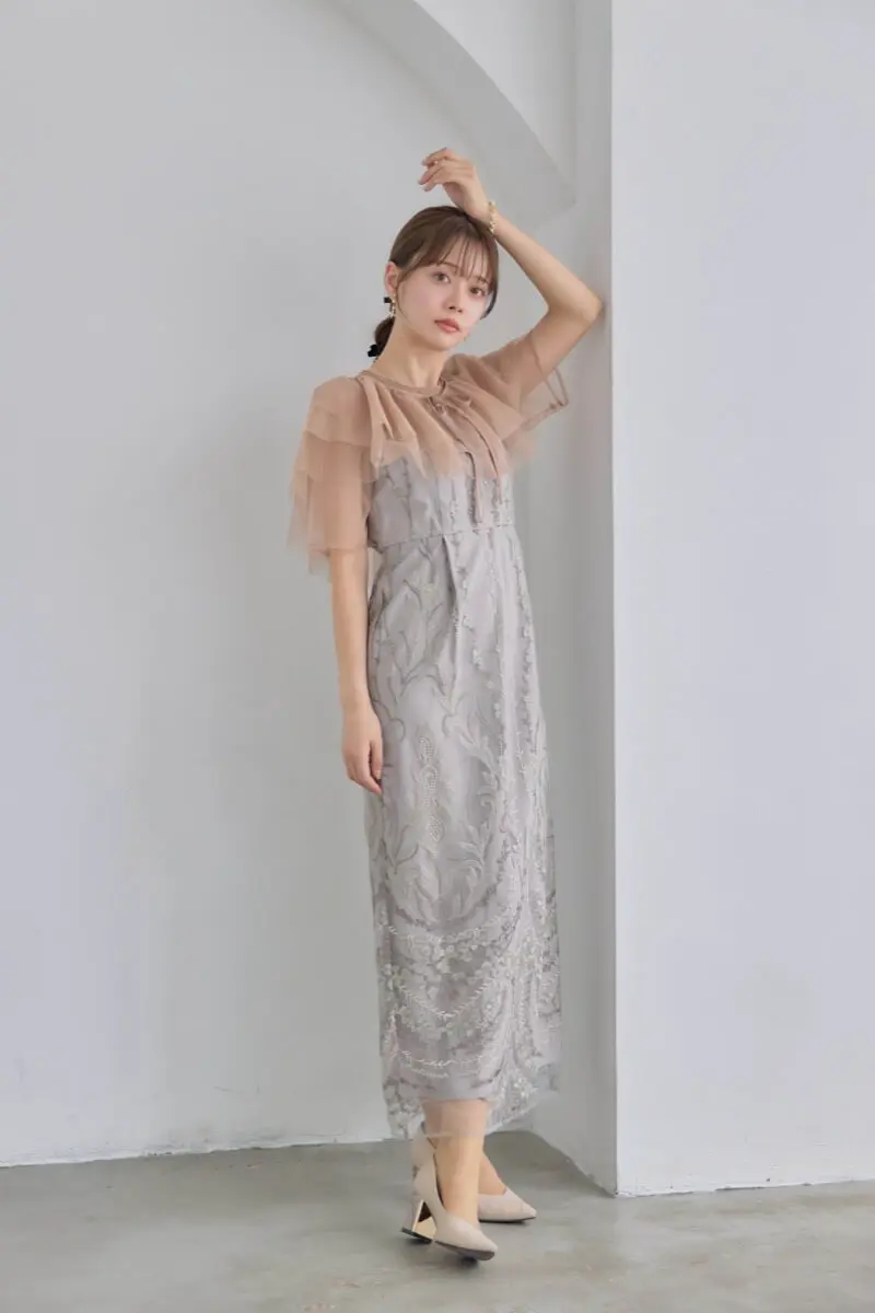 ベージュのマルチケープ付きIラインドレス | Dorry doll | M | 結婚式