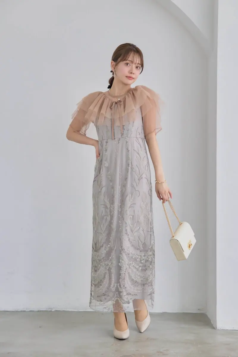 ベージュのマルチケープ付きIラインドレス | Dorry doll | M | 結婚式