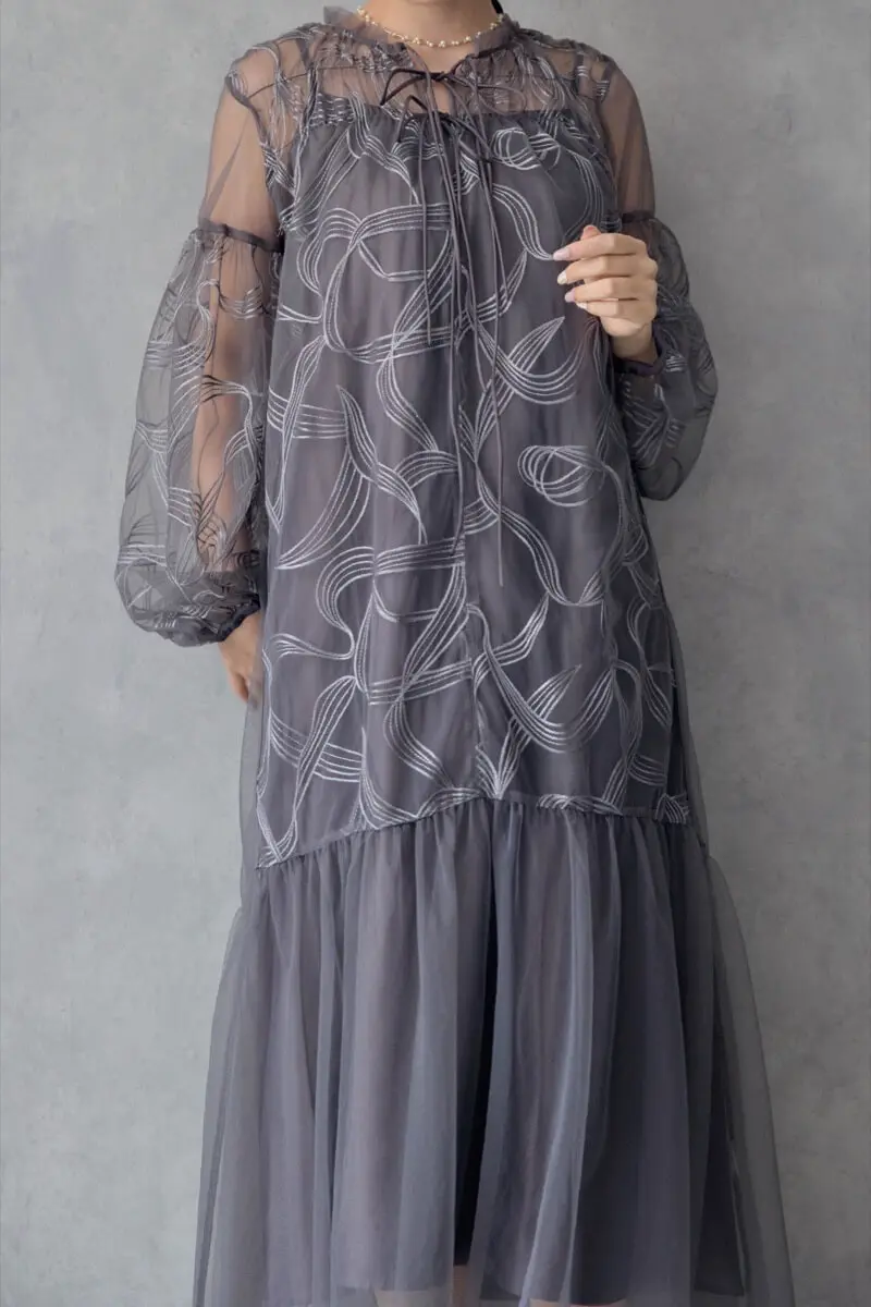 リボンエンブロイダリーレイヤードドレス Mサイズ グレー リボンエンブロイダリーレイヤードドレス Mサイズ グレー リボン