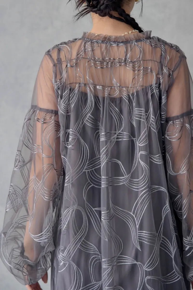 新品　Dorry Doll リボンエンブロイダリーレイヤードドレス　チャコール リボンエンブロイダリーレイヤードドレス｜DorryDoll