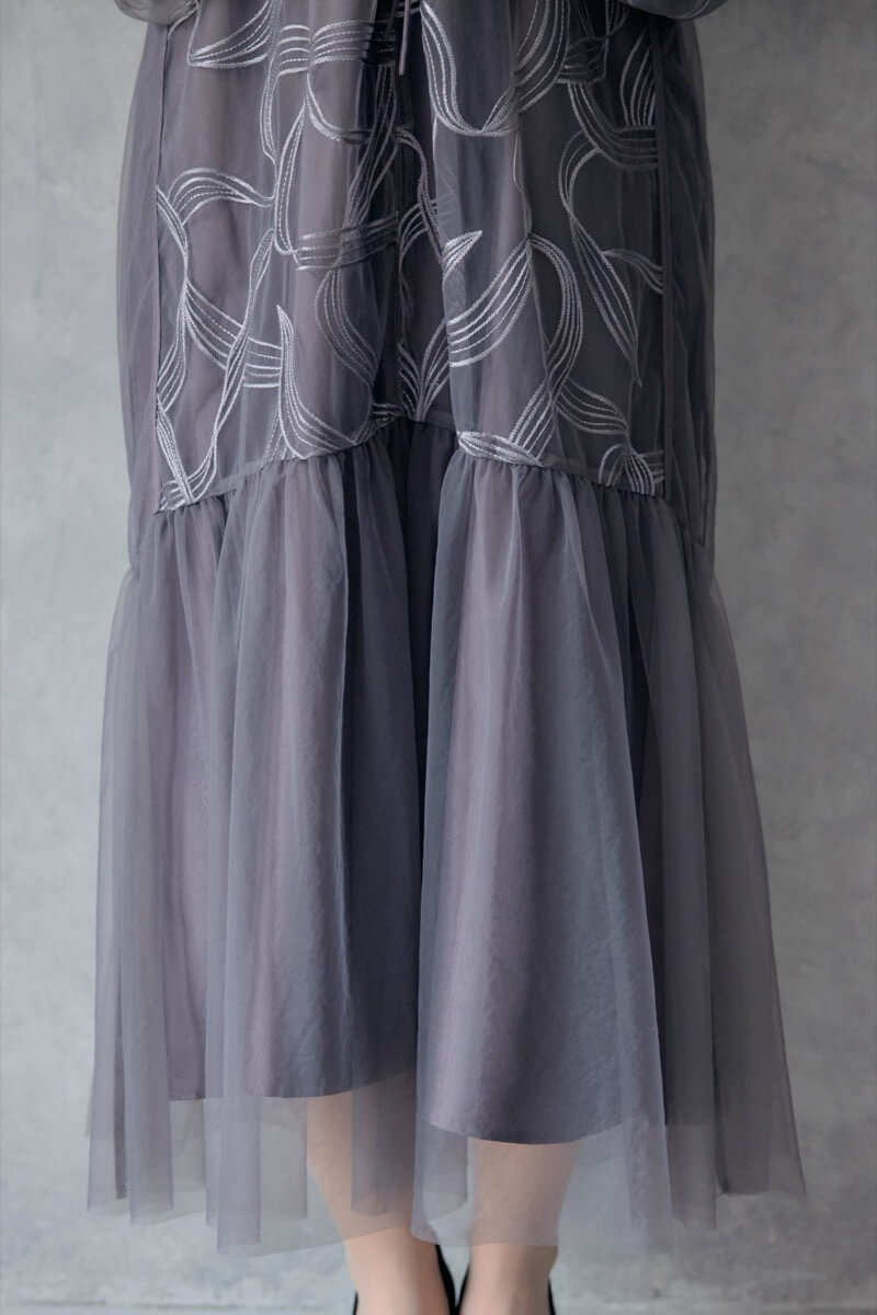 新品　Dorry Doll リボンエンブロイダリーレイヤードドレス　チャコール リボンエンブロイダリーレイヤードドレス｜DorryDoll