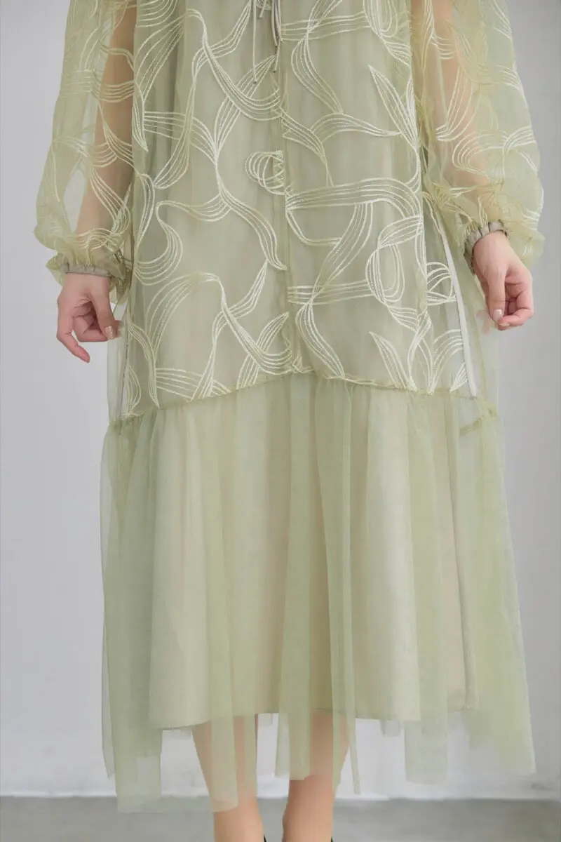 グリーンのリボンエンブロイダリーレイヤードドレス | Dorry