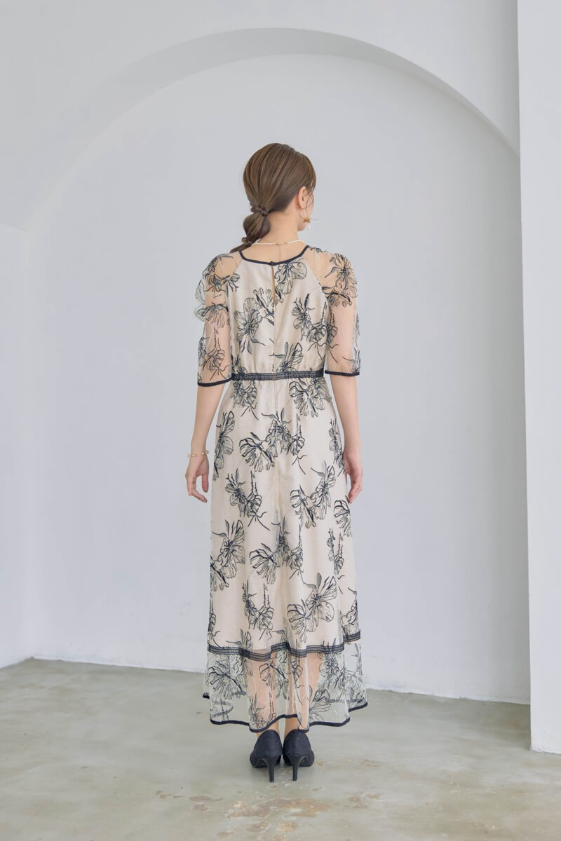 ブラック×ベージュのドローイングフラワードレスの商品画像4