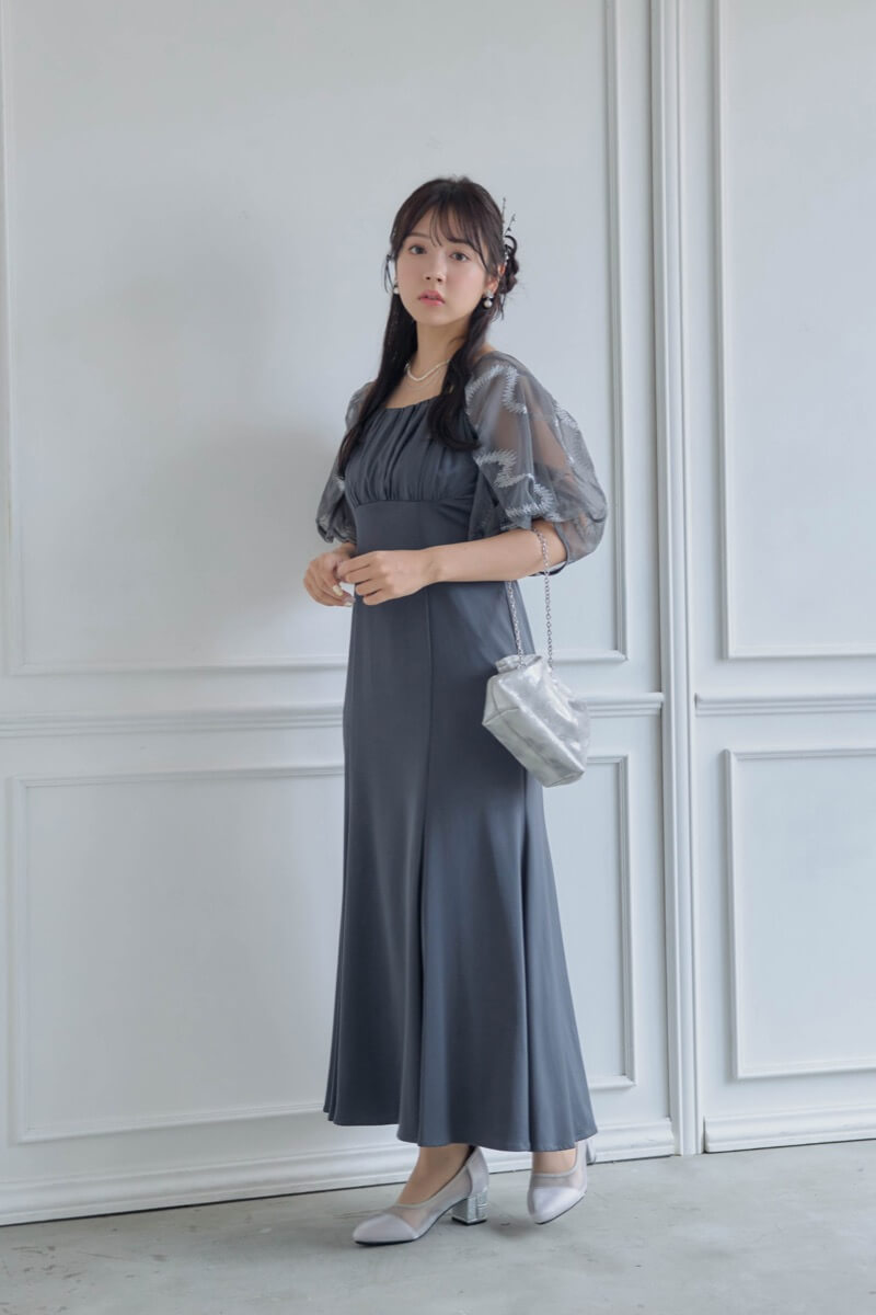 グレーのグラフィティスリーブドレスの商品画像10