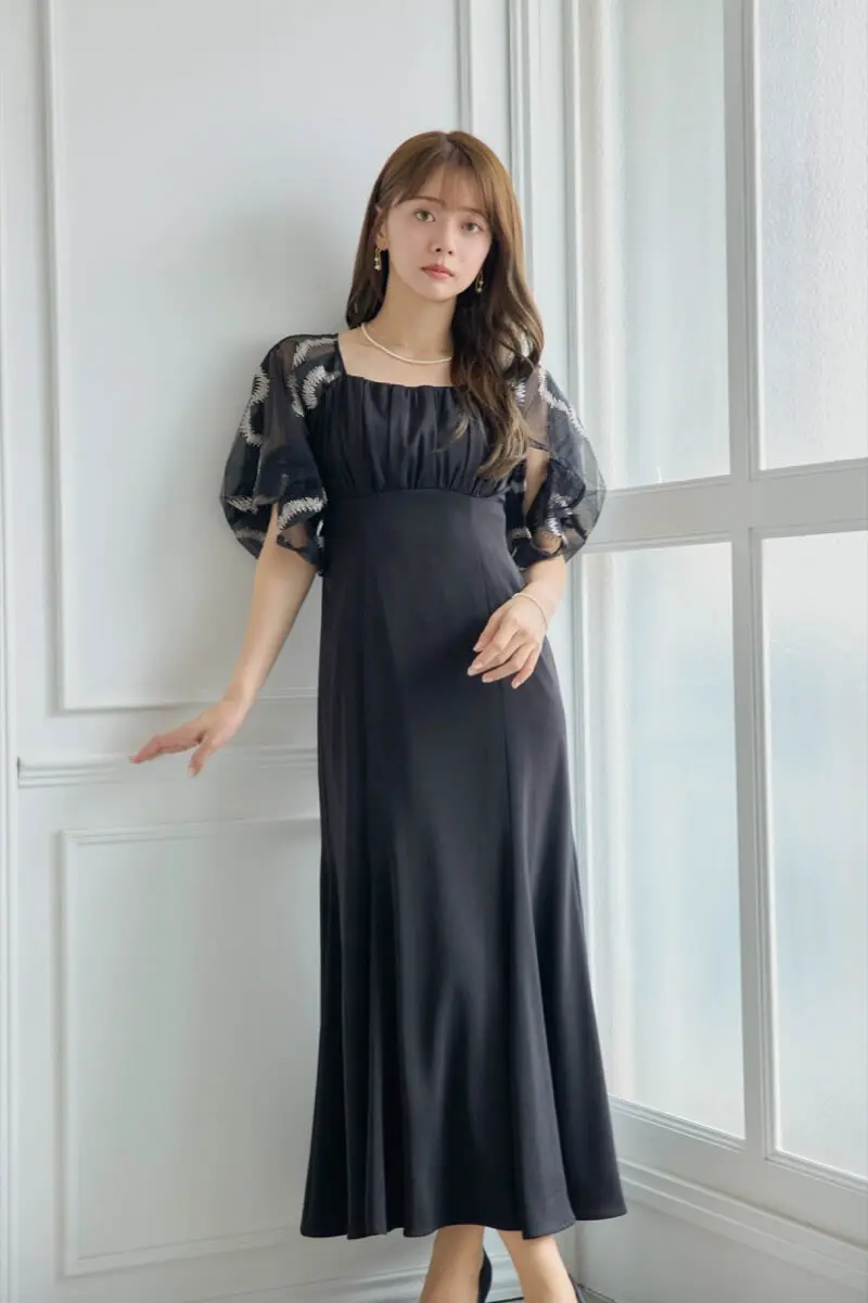 ブラックのグラフィティスリーブドレス | LE' RURE | M | 結婚式