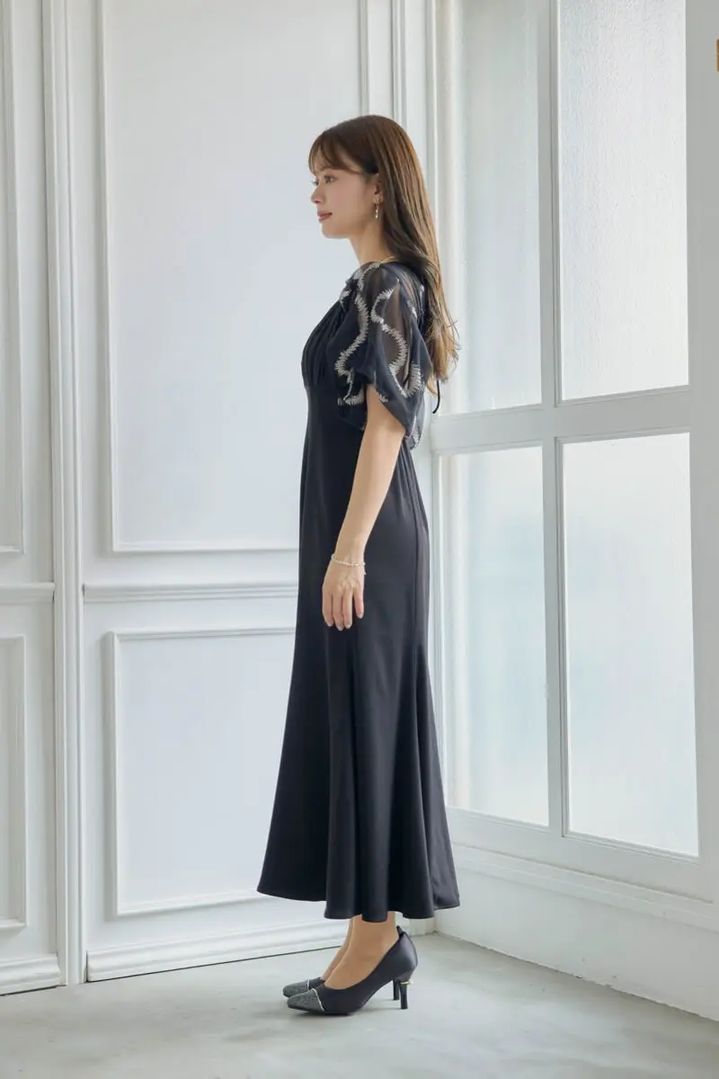 ブラックのグラフィティスリーブドレス | LE' RURE | M | 結婚式