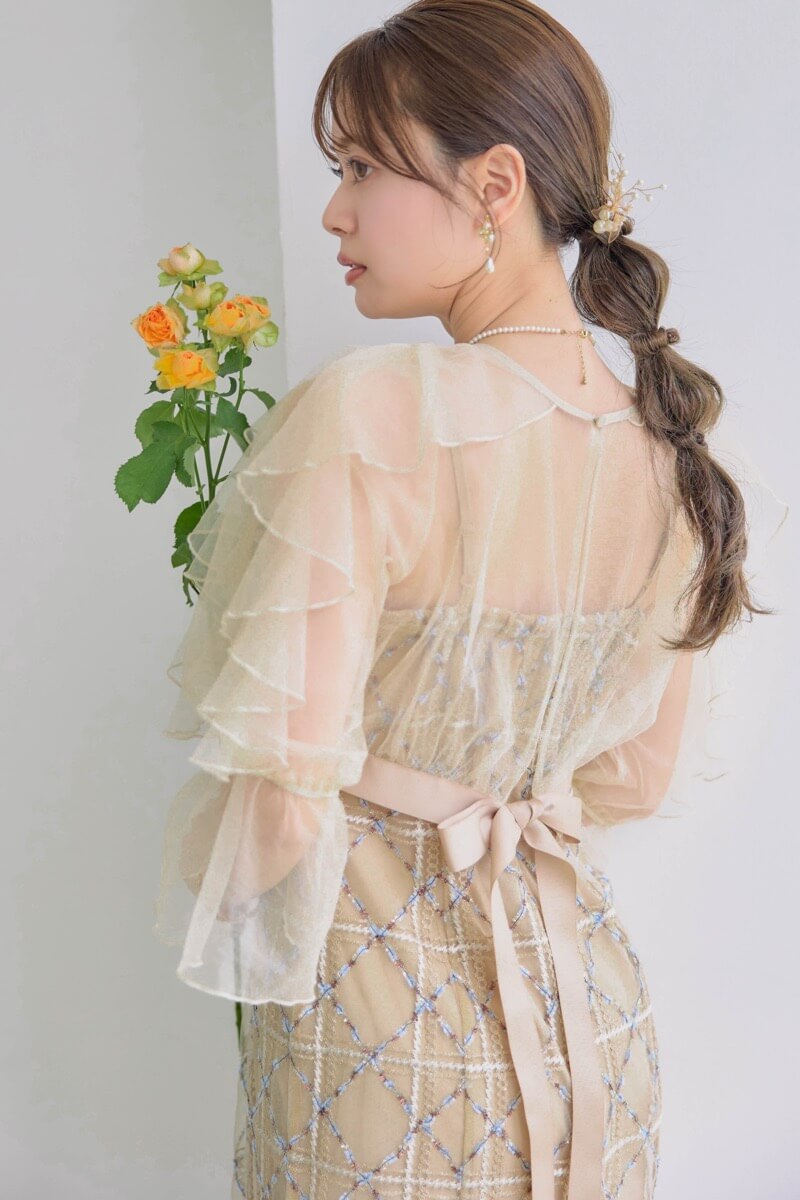 ベージュのボレロ付きチェックレースドレスの商品画像11