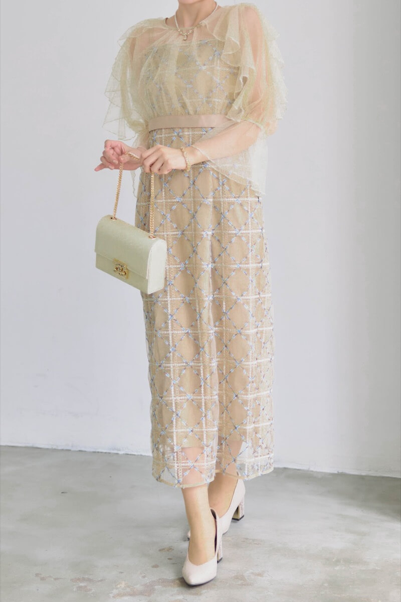 ベージュのボレロ付きチェックレースドレスの商品画像12