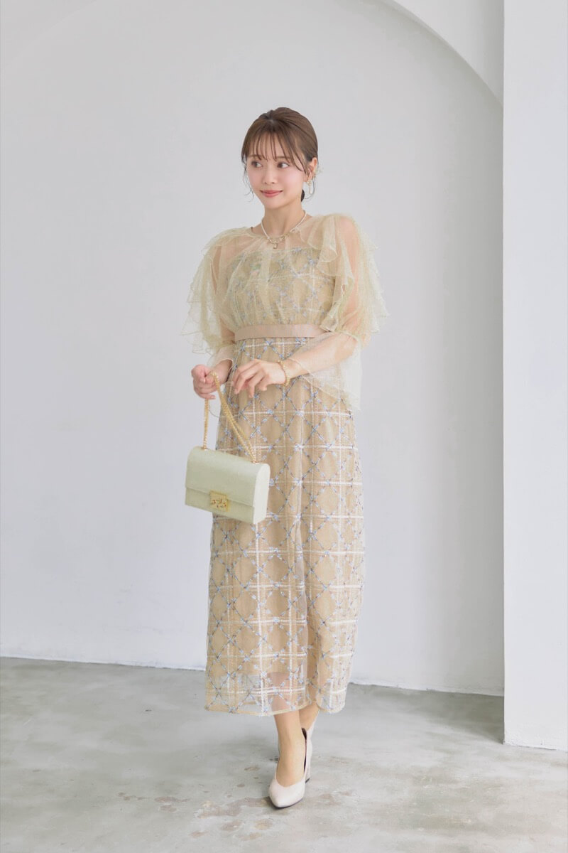 atloアトロ　カナ　ニアナ　アンドレスド　ベージュ　3点セット×フリルボレロ atloアトロ カナ ニアナ アンドレスド ベージュ 3点セット×フリル