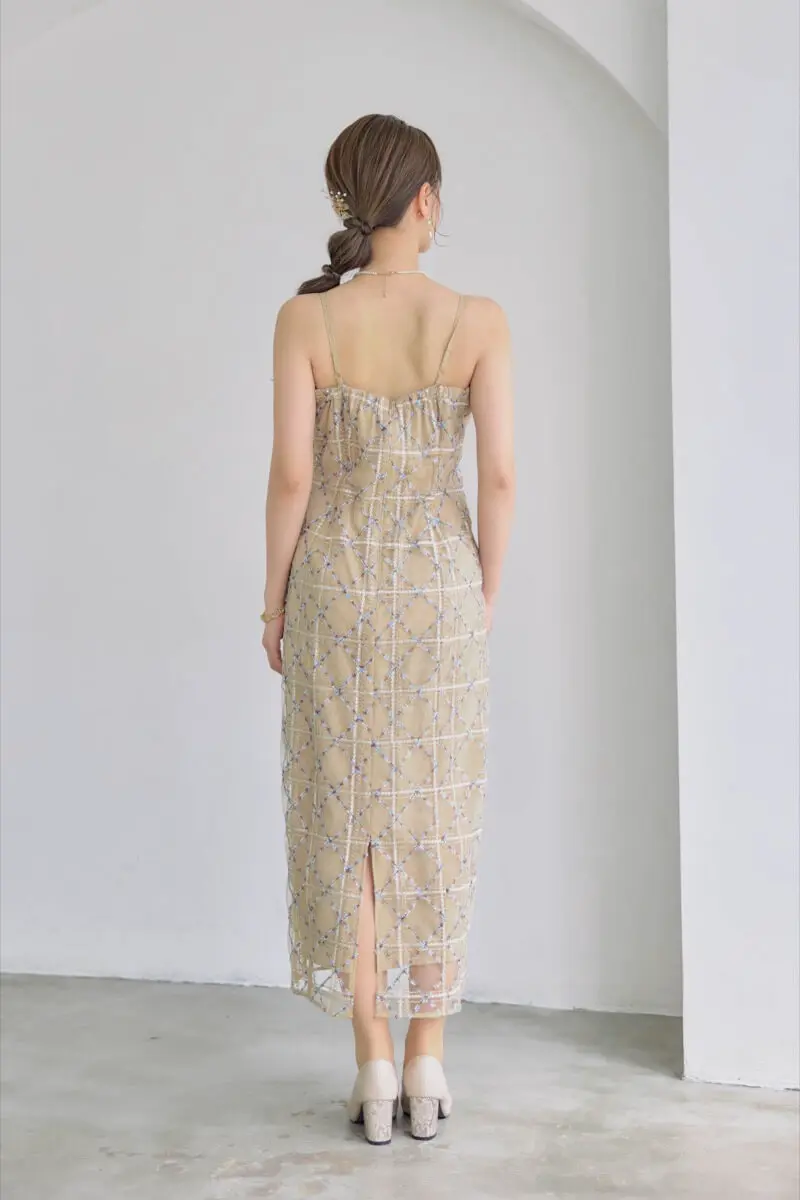 ベージュ サテン ストラップレス パーティードレス ベージュ サテン ストラップレス パーティードレス