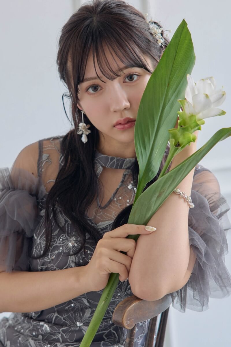 チャコールのスパンコール刺繍レースドレスの商品画像13