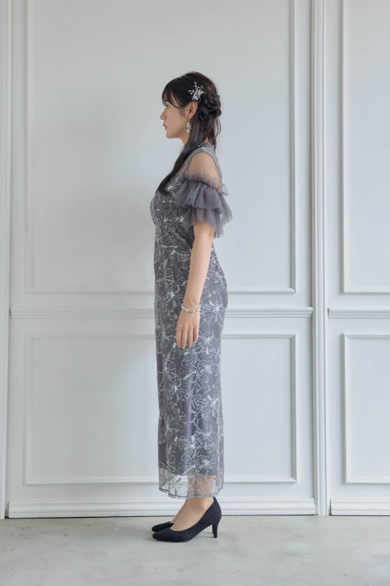 チャコールのスパンコール刺繍レースドレスの商品画像3