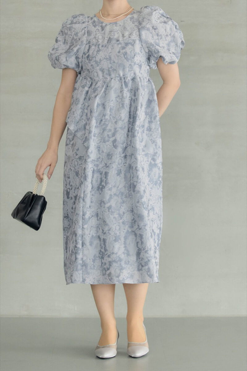 ライトグレーのバブルスリーブジャガードドレスの商品画像11
