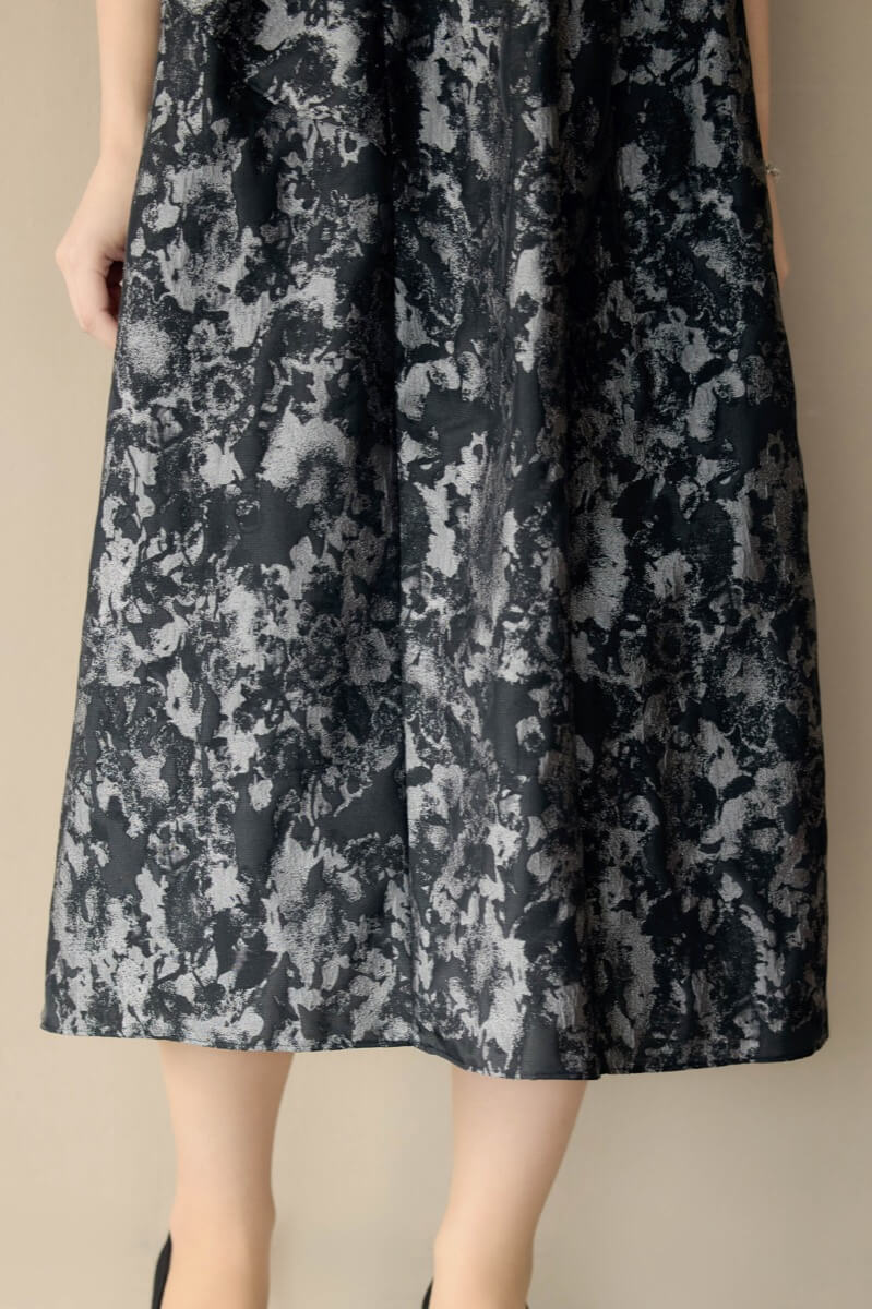 グレーのバブルスリーブジャガードドレスの商品画像7