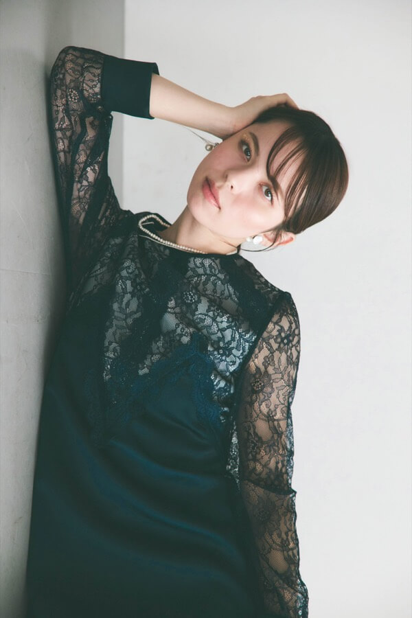 ネイビーのフロントデザインレースドレス | Callarus | M | A-3048