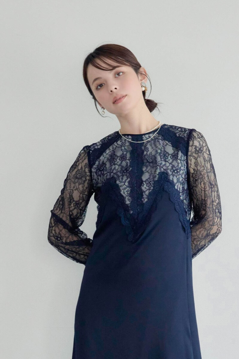 ネイビーのフロントデザインレースドレスの商品画像9