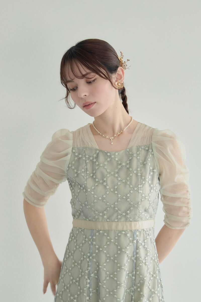 グリーンのダイヤフラワーレースドレスの商品画像11