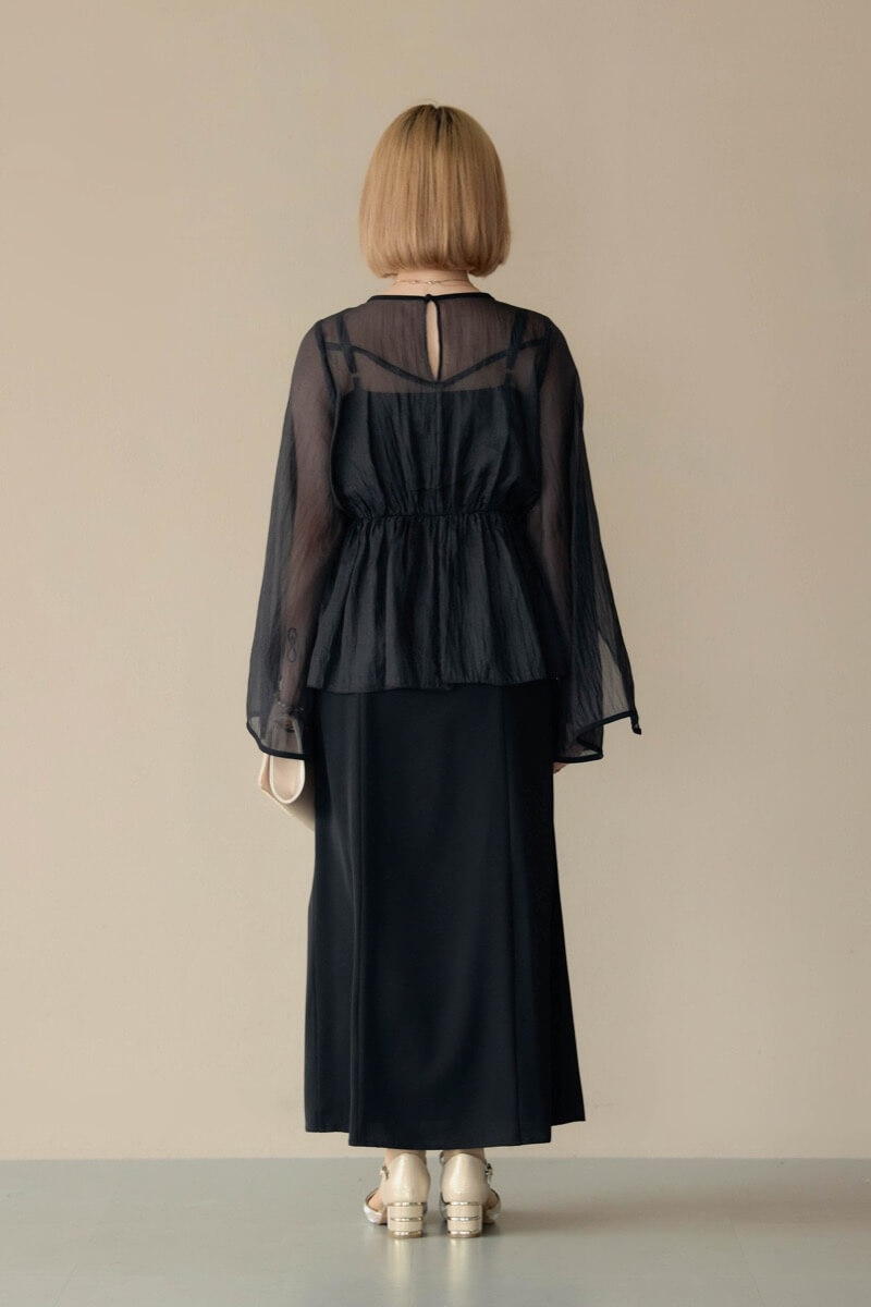 ブラックのフリルトップス付きドレスの商品画像4