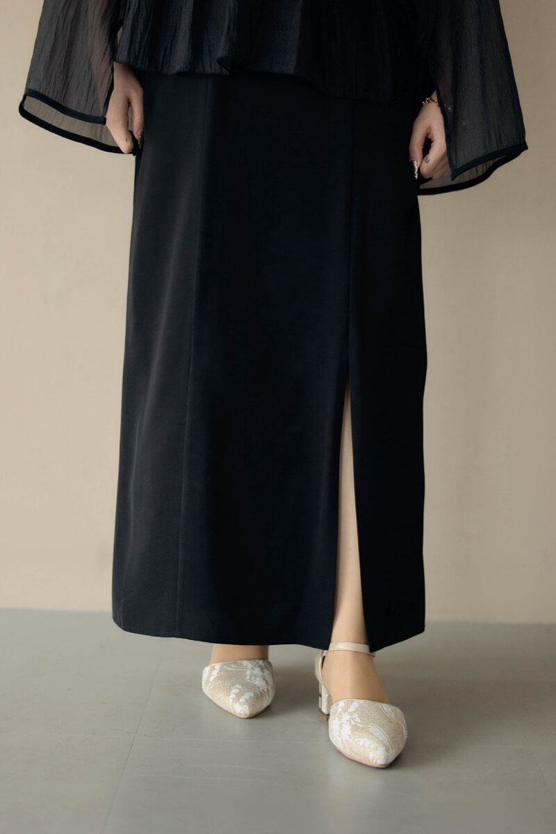 ブラックのフリルトップス付きドレスの商品画像7