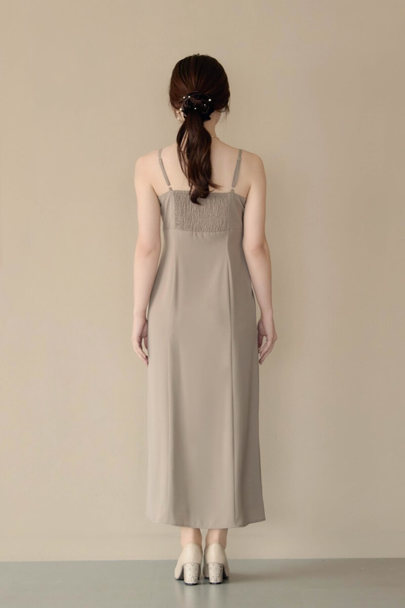 アッシュブラウンのフリルトップス付きドレスの商品画像9