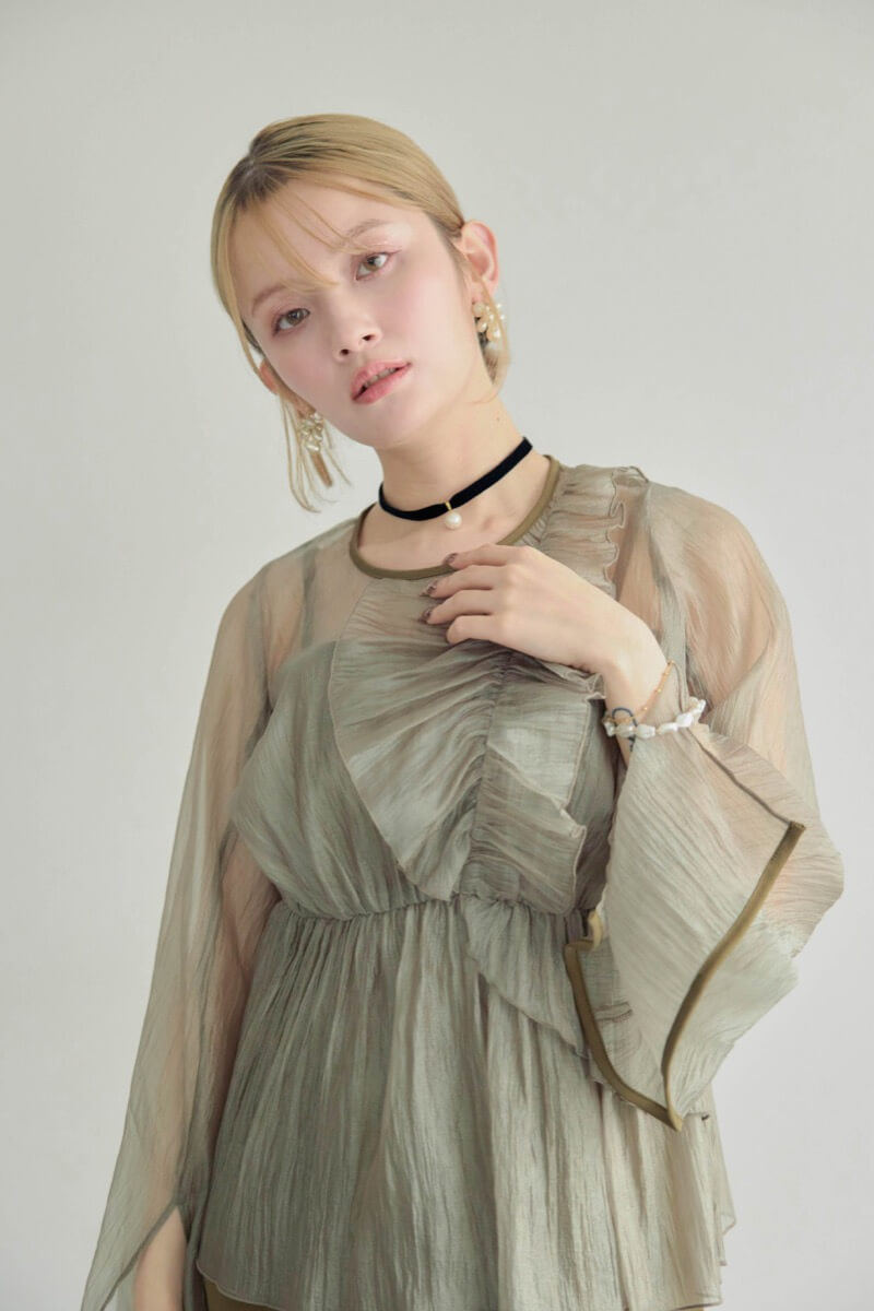 カーキのフリルトップス付きドレスの商品画像11