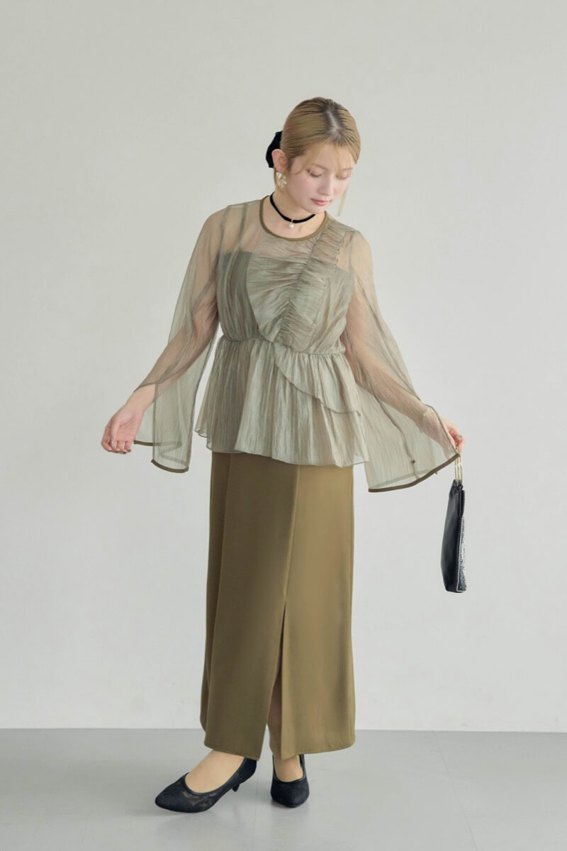 カーキのフリルトップス付きドレスの商品画像2