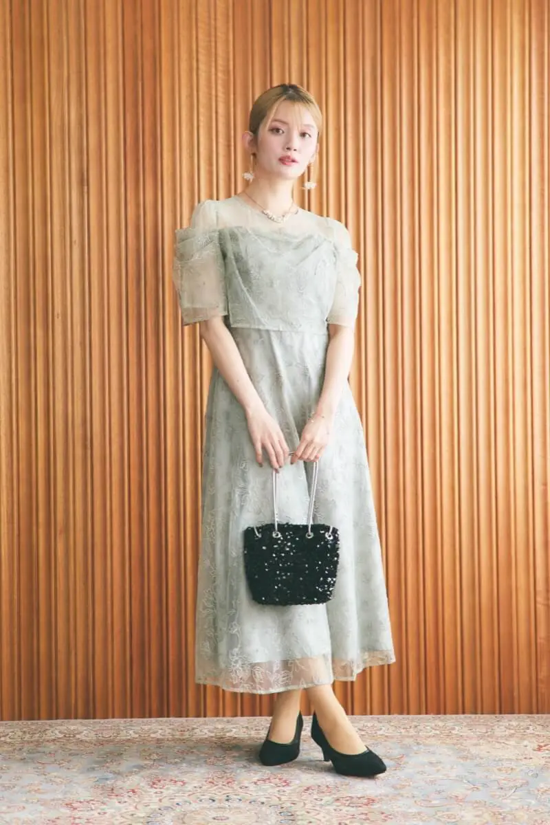 イエローの配色レースタイトドレス  
    