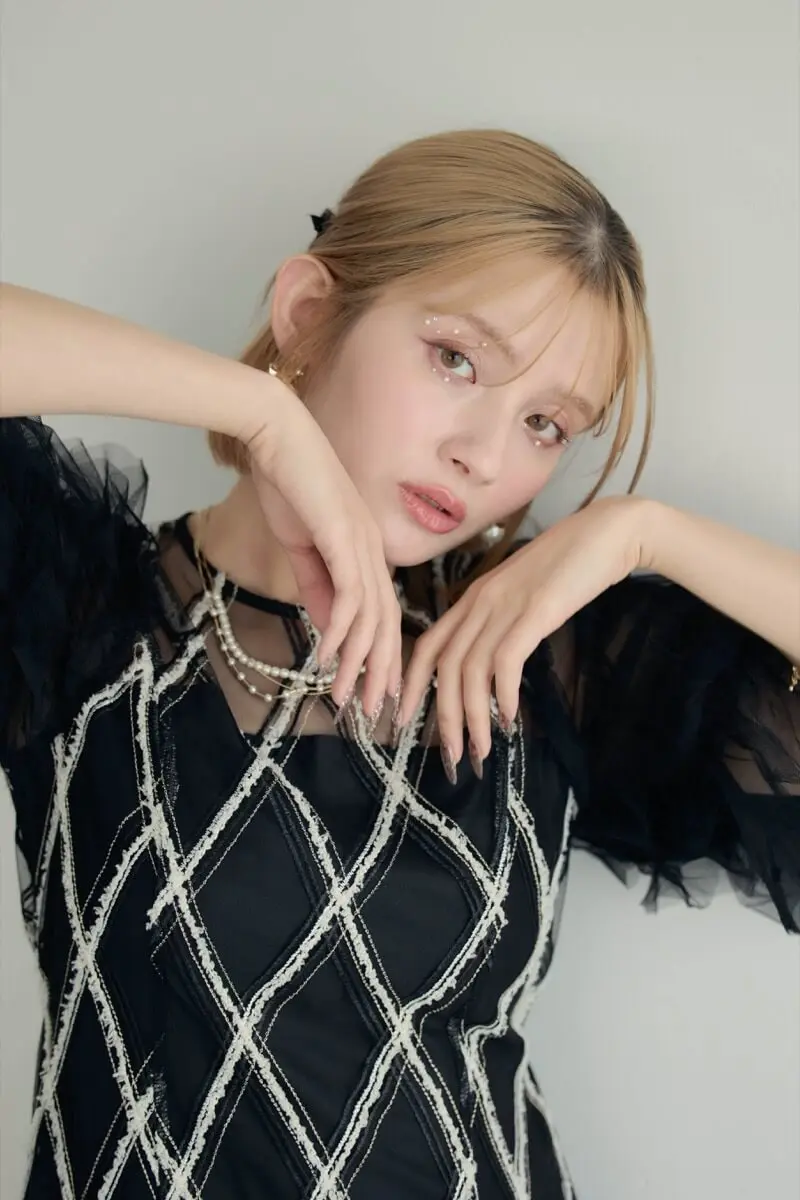 ブラックのダイヤチェックフリルスリーブドレス | Dorry doll | M