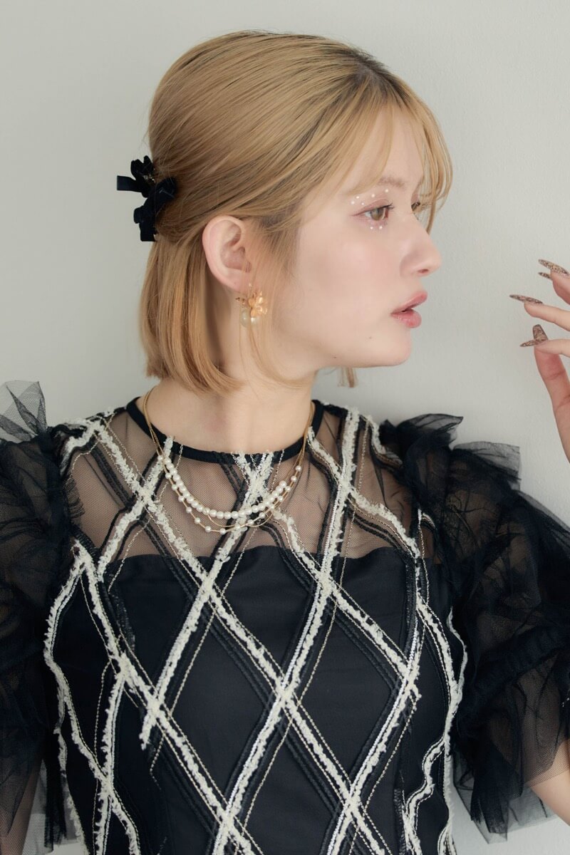 ブラックのダイヤチェックフリルスリーブドレスの商品画像12