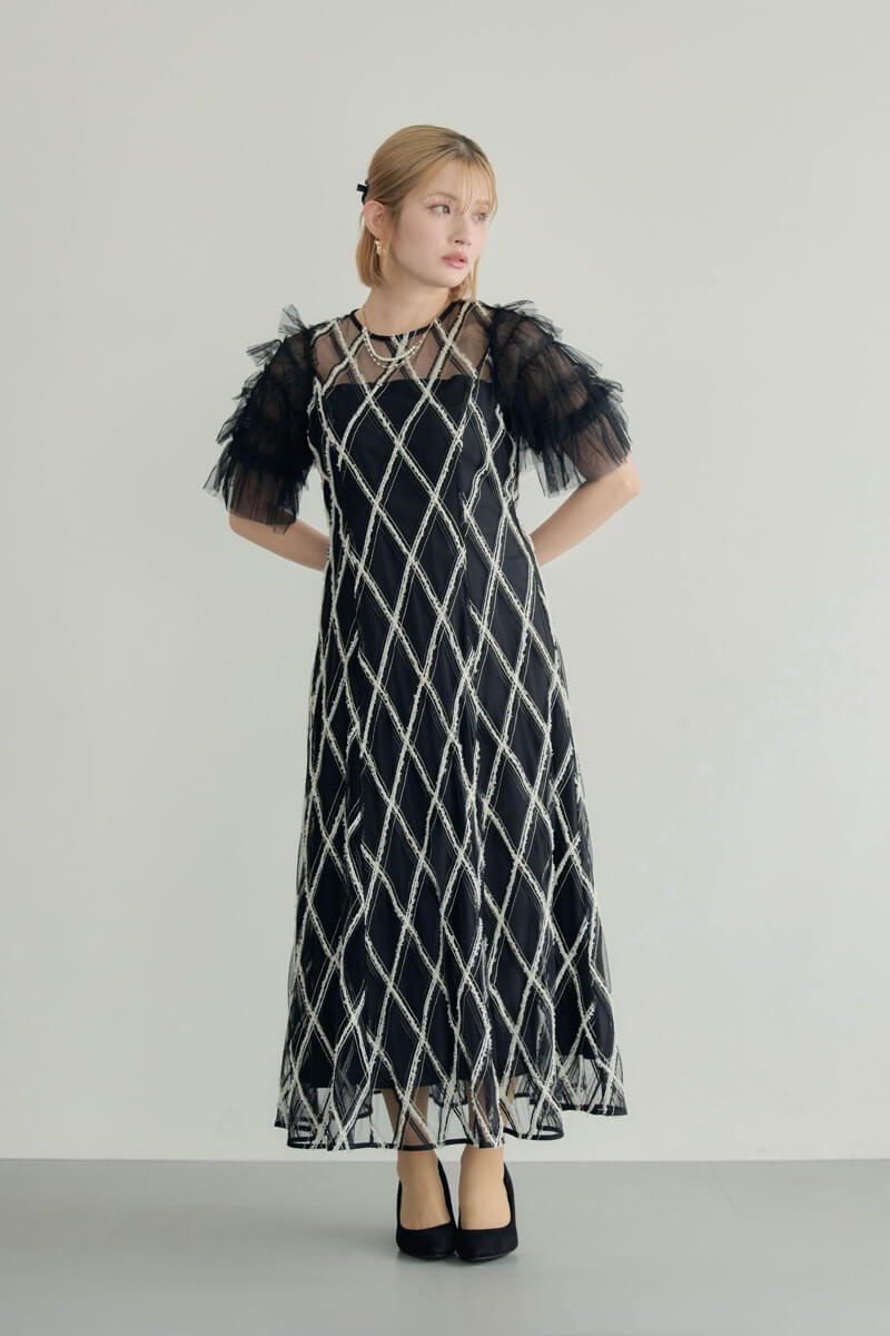 ブラックのダイヤチェックフリルスリーブドレス | Dorry doll | M