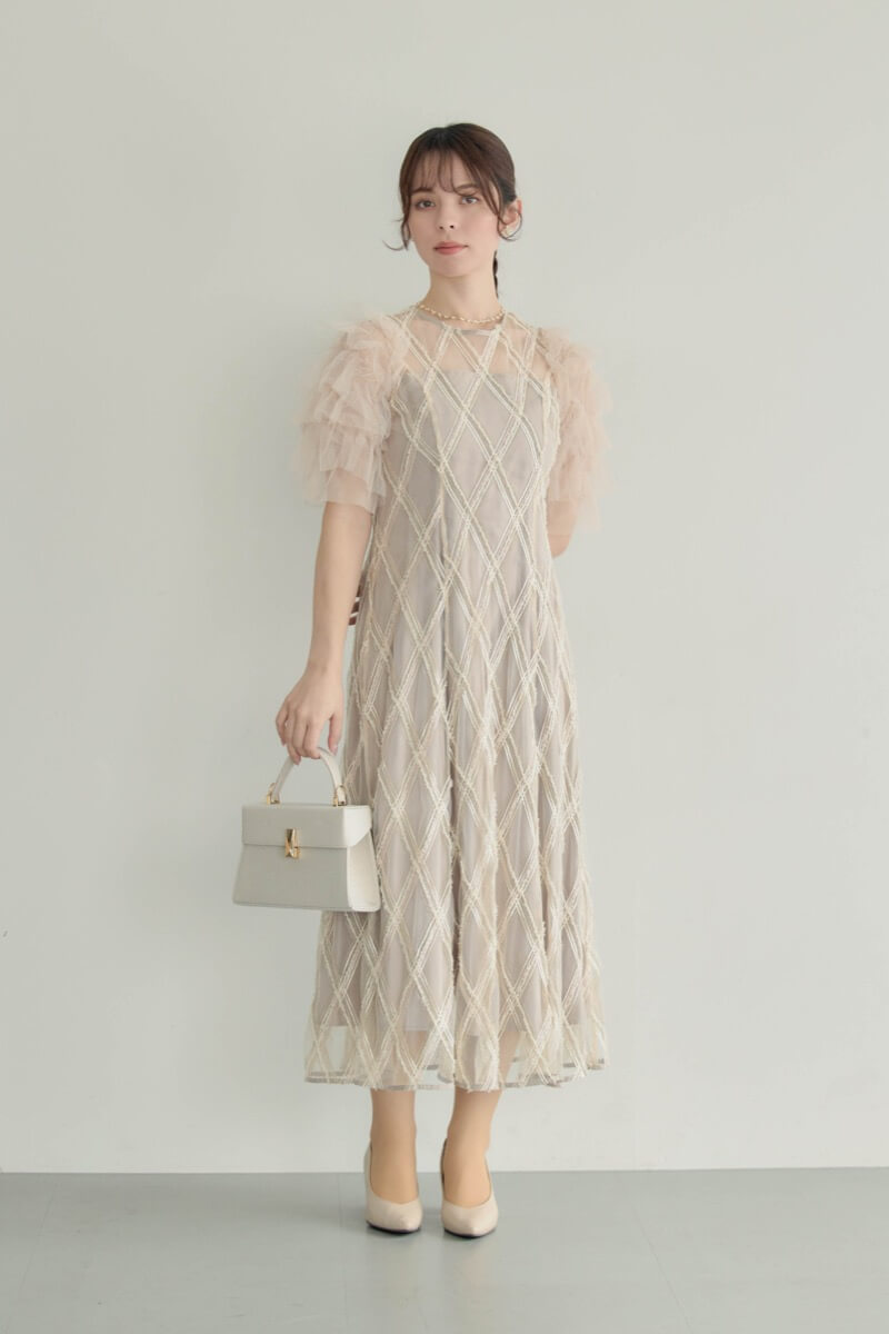 ベージュのダイヤチェックフリルスリーブドレス | Dorry doll | M