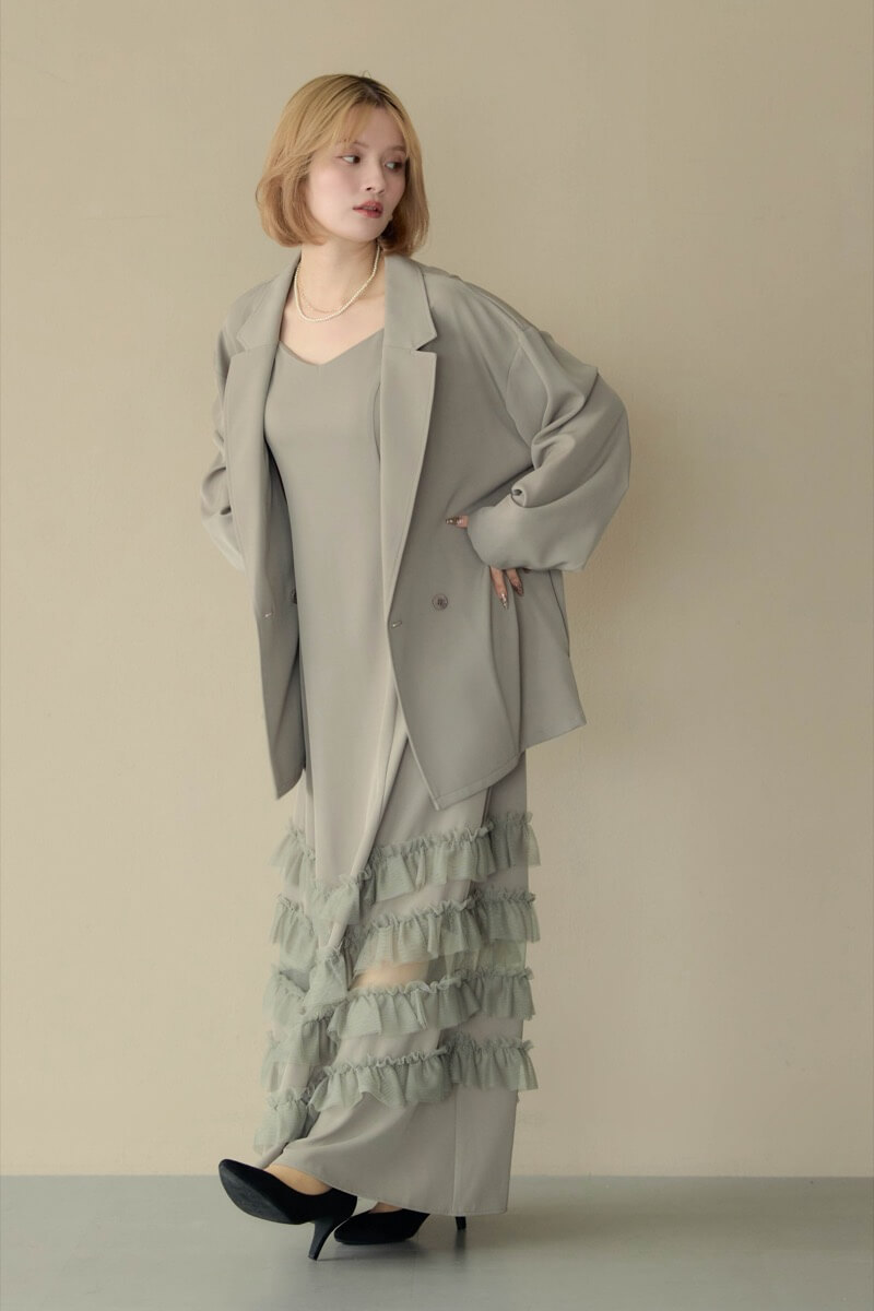 グレージュのトランスペアレントヘムセットアップドレス | et.UNiVER