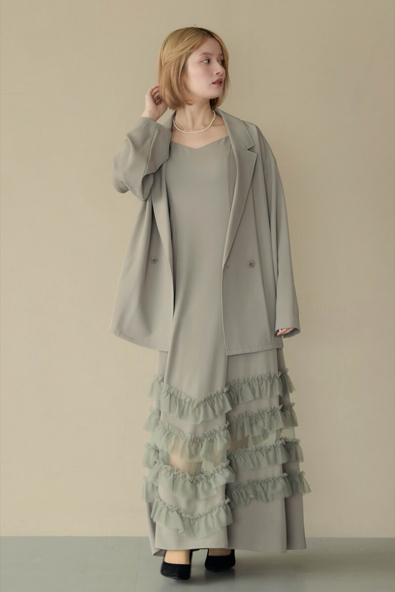 グレージュのトランスペアレントヘムセットアップドレスの商品画像15