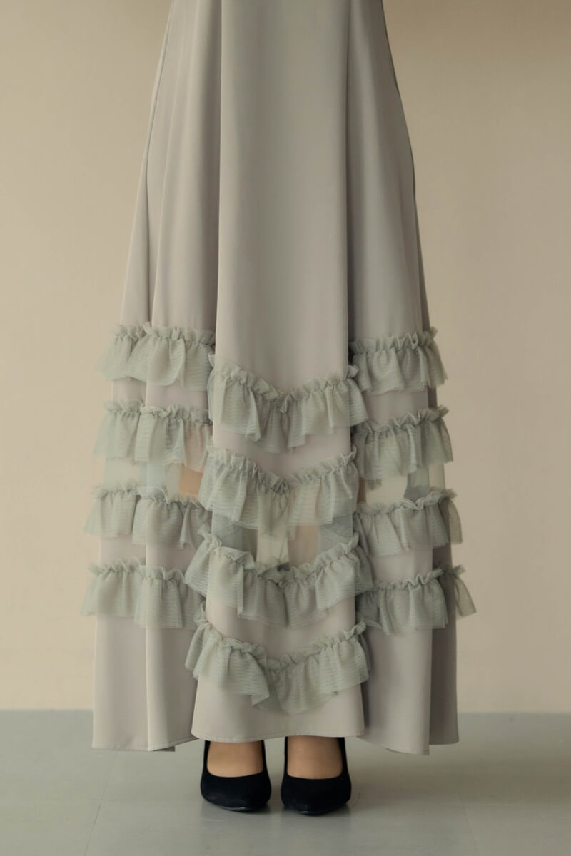 グレージュのトランスペアレントヘムセットアップドレスの商品画像6