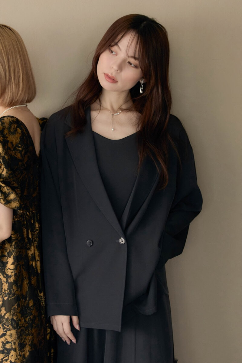 チャコールのトランスペアレントヘムセットアップドレスの商品画像12