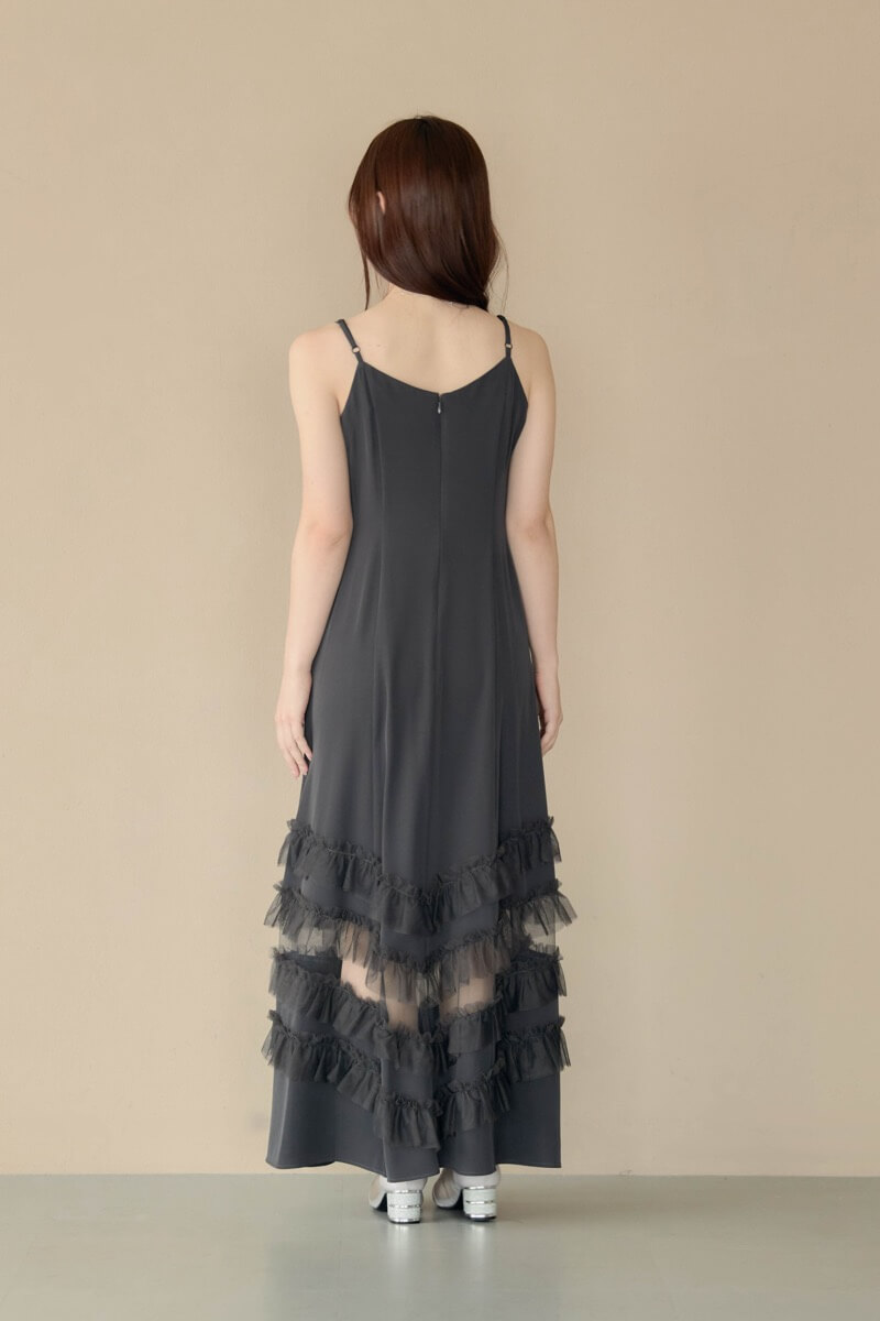 チャコールのトランスペアレントヘムセットアップドレスの商品画像8