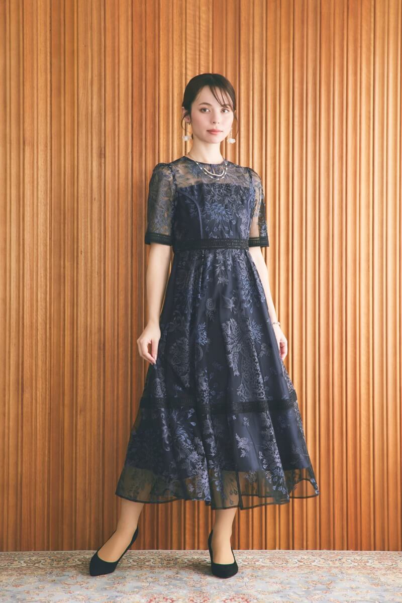 ネイビーのラダーレースドレスの商品画像2